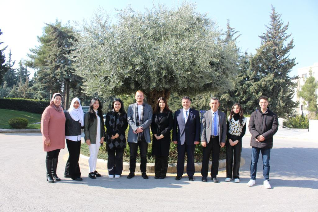 رئيس جامعة الأميرة سمية للتكنولوجيا الأستاذ الدكتورة وجدان أبو الهيجاء تلتقي أعضاء مجلس طلبة الجامعة المؤقت