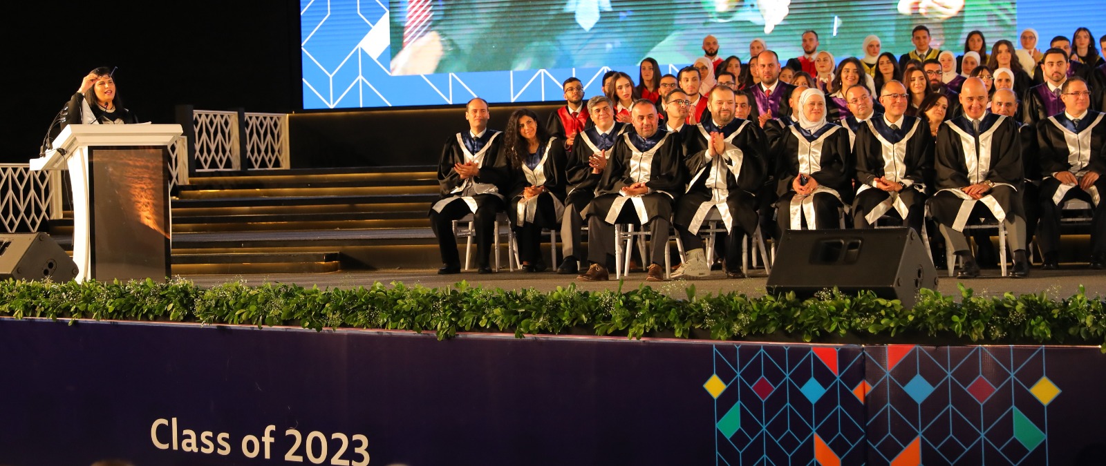 الأميرة سمية بنت الحسن المعظمة ترعى تخريج الفوج التاسع والعشرين من طلبة جامعة الأميرة سمية للتكنولوجيا