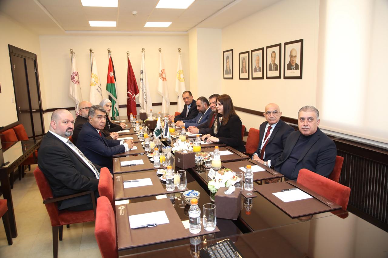 السفير الباكستاني يزور جامعة الأميرة سمية للتكنولوجيا