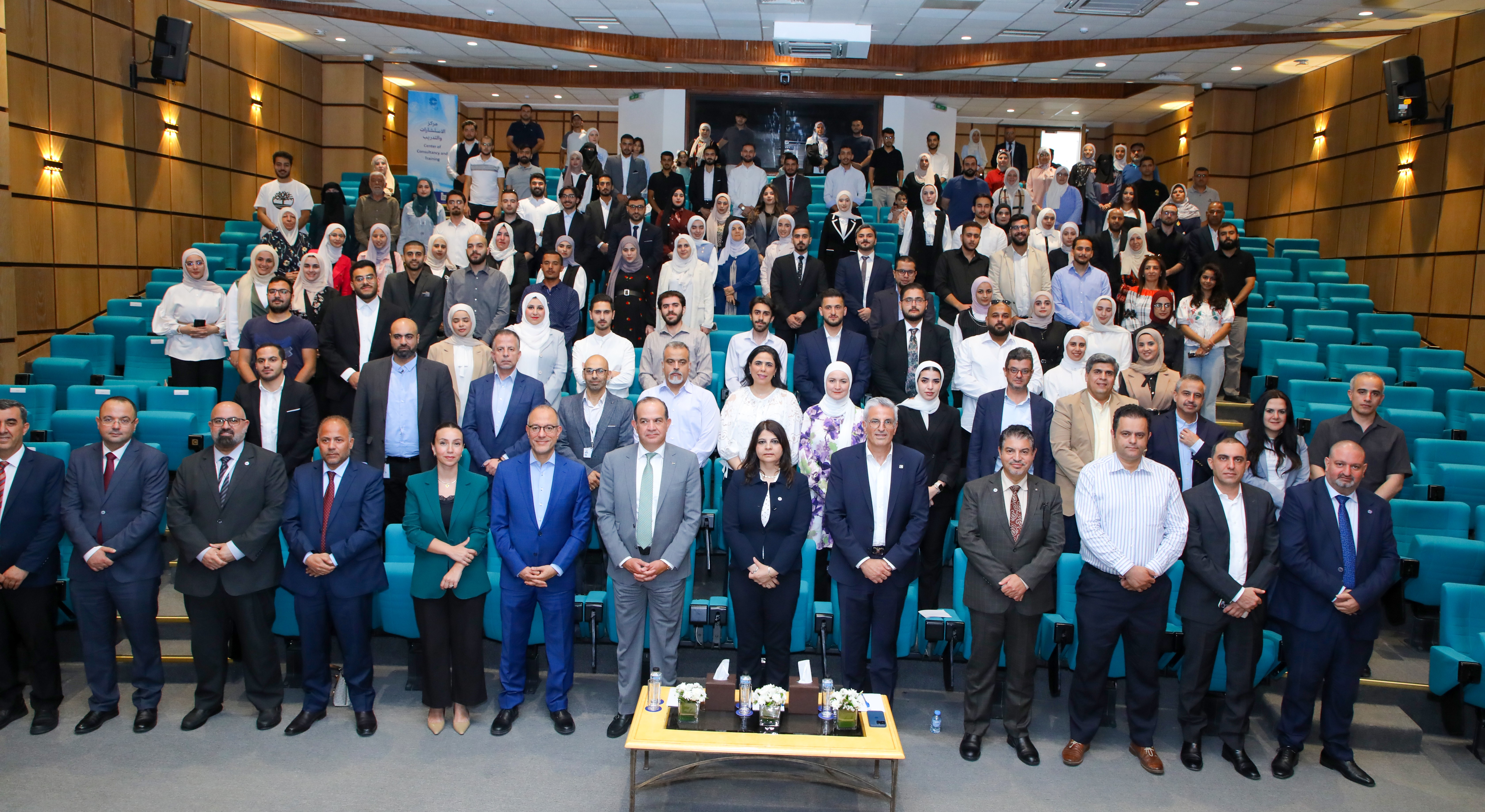 تخريج المشاركين ببرنامج التدريب في صناعة أشباه الموصلات والإلكترونيات الدقيقة في " الأميرة سمية للتكنولوجيا"